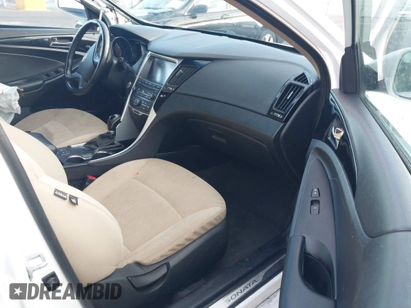 2014 Hyundai Sonata SE with VIN 5NPEC4AC5EH880717, listed as a IAAI auction lot 41275243 with 145,577 mi miles and . Bid and sale history available at DreamBid. Image 5.