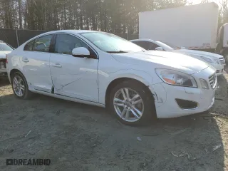 2013 Volvo S60 T5 Premier with VIN YV1612FS5D2211730, listed as a Copart auction lot 43998255 with 111,428 mi miles and Salvage Title. Bid and sale history available at carsss.com. Image 4.