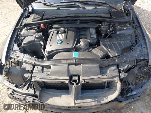 2007 BMW 3 Series 328xi with VIN WBAVC93587K031632, listed as a IAAI auction lot 41711350 with 184,703 mi miles. Bid and sale history available at carsss.com. Image 10.