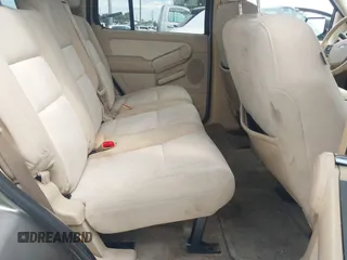 2006 Ford Explorer XLT z VIN 1FMEU63E56UB36500, wystawiony jako IAAI lot #42614748 z przebiegiem 175 966 mil mil oraz . Historia ofert i sprzedaży dostępna na DreamBid. Obrazek 8.