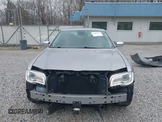 2018 Chrysler 300 Limited with VIN 2C3CCAKG3JH302274, listed as a IAAI auction lot 41802173 with 89,962 mi miles. Bid and sale history available at carsss.com. Image 13.