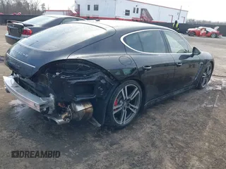 2010 Porsche Panamera Turbo z VIN WP0AC2A7XAL091443, wystawiony jako IAAI lot #41702162 z przebiegiem 124 151 mil mil oraz . Historia ofert i sprzedaży dostępna na DreamBid. Obrazek 4.