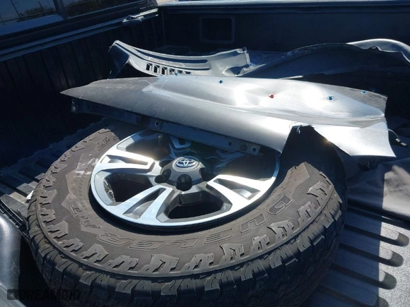 2010 Toyota Tacoma PreRunner with VIN 3TMJU4GNXAM099667, listed as a IAAI auction lot 41530993 with NaN miles. Bid and sale history available at carsss.com. Image 20.