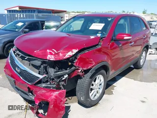 2015 Kia Sorento LX with VIN 5XYKT3A62FG592895, listed as a IAAI auction lot 41968561 with 99,761 mi miles. Bid and sale history available at carsss.com. Image 6.