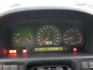 2000 Volvo S70 z VIN YV1LS56D4Y2658316, wystawiony jako Copart lot #81021544 z przebiegiem 147 925 mil mil oraz Szkody całkowita. Historia ofert i sprzedaży dostępna na DreamBid. Obrazek 9.
