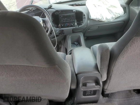 1999 Ford Expedition XLT with VIN 1FMPU18L6XLA61106, listed as a Copart auction lot 62688735 with 105,551 mi miles and Salvage title. Bid and sale history available at DreamBid. Image 8.