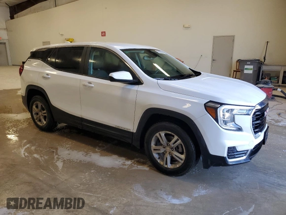 2022 GMC Terrain SLE with VIN 3GKALMEV5NL274672, listed as a Copart auction lot 52748315 with 104,547 mi miles and Clean Title. Bid and sale history available at carsss.com. Image 4.