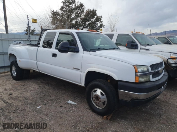 2004 Chevrolet Silverado 3500 with VIN 1GCJC39G84E193598, listed as a Copart auction lot 41412585 with 99,910 mi miles and Salvage Title. Bid and sale history available at carsss.com. Image 4.