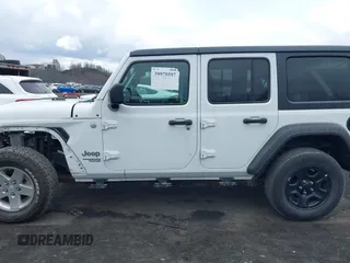 2018 Jeep Wrangler Unlimited Sport S z VIN 1C4HJXDG1JW274726, wystawiony jako IAAI lot #41890392 z przebiegiem 16 315 mil mil oraz . Historia ofert i sprzedaży dostępna na DreamBid. Obrazek 14.