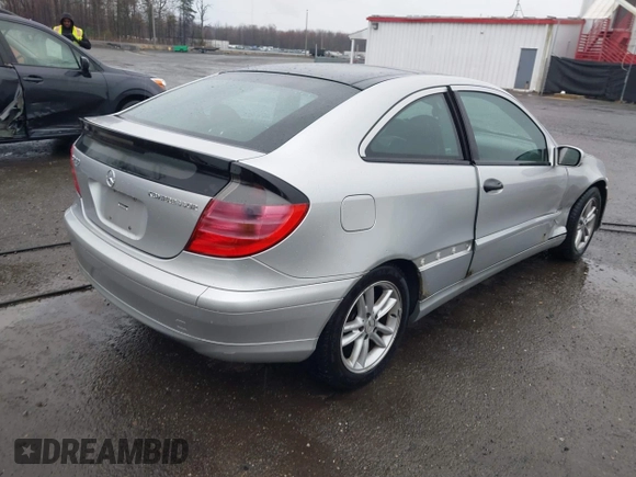 2002 Mercedes-Benz C 230/260/280/320 with VIN WDBRN47J62A228093, listed as a IAAI auction lot 41834495 with 164,436 mi miles and . Bid and sale history available at DreamBid. Image 4.