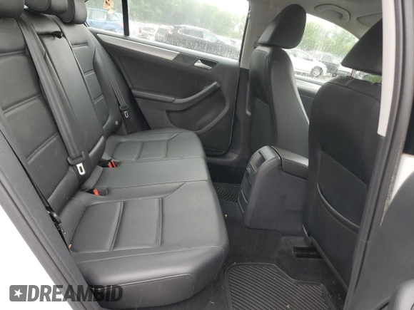 2015 Volkswagen Jetta SE with VIN 3VWD17AJ9FM233571, listed as a Copart auction lot 61436735 with 58,690 mi miles and Salvage title. Bid and sale history available at DreamBid. Image 10.