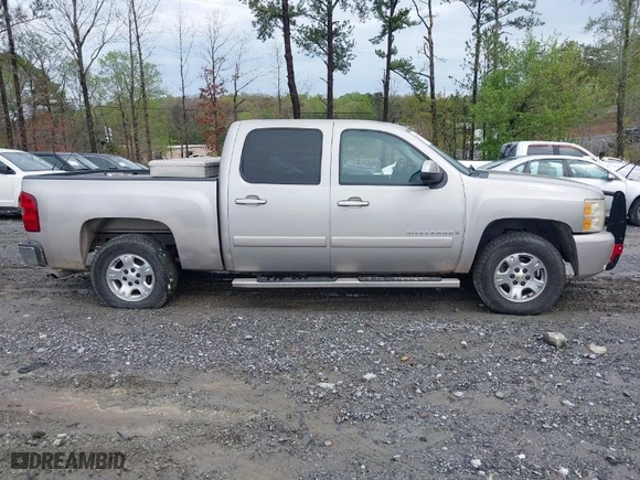2008 Chevrolet Silverado 1500 LTZ with VIN 3GCEC13J68G145249, listed as a IAAI auction lot 41927560 with 252,141 mi miles. Bid and sale history available at carsss.com. Image 13.