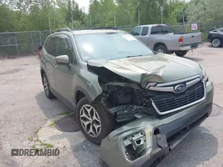 2021 Subaru Forester Premium z VIN JF2SKAJC9MH426389, wystawiony jako IAAI lot #42365940 z przebiegiem 25 577 mil mil oraz . Historia ofert i sprzedaży dostępna na DreamBid. Obrazek 1.