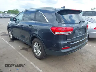2016 Kia Sorento LX with VIN 5XYPG4A3XGG117695, listed as a IAAI auction lot 42158518 with 86,318 mi miles. Bid and sale history available at carsss.com. Image 3.