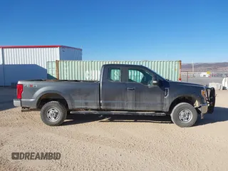 2019 Ford F-250 XL z VIN 1FT7X2B66KEE87332, wystawiony jako IAAI lot #41423827 z przebiegiem 206 947 mil mil oraz . Historia ofert i sprzedaży dostępna na DreamBid. Obrazek 13.