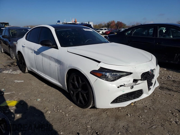 2020 Alfa Romeo Giulia Ti Sport with VIN ZARFAMBN8L7634911, listed as a Copart auction lot 80492774 with 21,056 mi miles and Salvage title. Bid and sale history available at DreamBid. Image 4.