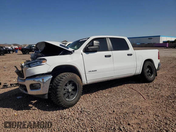 2025 Ram 1500 Big Horn z VIN 1C6SRFFP8SN656238, wystawiony jako Copart lot #51521185 z przebiegiem 1 776 mil mil oraz Szkoda całkowita • Salvage title. Historia ofert i sprzedaży dostępna na DreamBid. Obrazek 1.