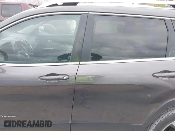 2019 Jeep Cherokee Limited with VIN 1C4PJLDB4KD479382, listed as a IAAI auction lot 42040293 with 104,533 mi miles and . Bid and sale history available at DreamBid. Image 15.