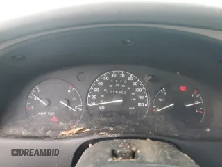 1999 Ford Ranger XL with VIN 1FTYR10C8XTA00586, listed as a Copart auction lot 42546635 with 176,902 mi miles and Salvage title. Bid and sale history available at DreamBid. Image 9.