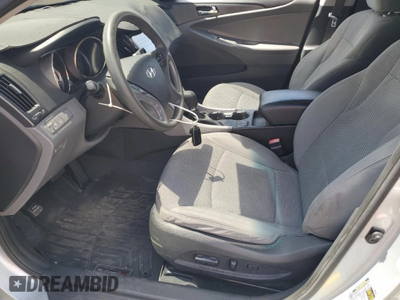 2013 Hyundai Sonata GLS z VIN 5NPEB4AC4DH625803, wystawiony jako Copart lot #56882875 z przebiegiem 96 740 mil mil oraz Nie do naprawy • Non repairable. Historia ofert i sprzedaży dostępna na DreamBid. Obrazek 7.
