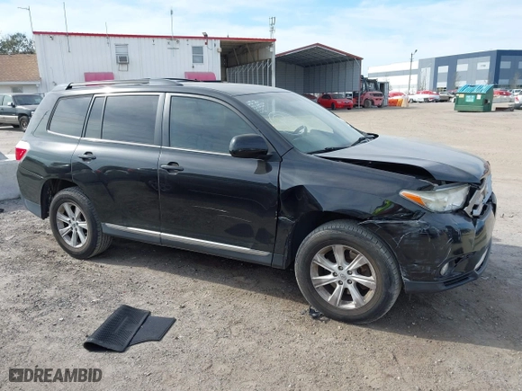 2013 Toyota Highlander with VIN 5TDZK3EH3DS138488, listed as a IAAI auction lot 41456921 with 131,918 mi miles. Bid and sale history available at carsss.com. Image 13.