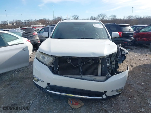 2011 Toyota Highlander with VIN 5TDBK3EH5BS064196, listed as a IAAI auction lot 41643416 with 157,112 mi miles. Bid and sale history available at carsss.com. Image 12.