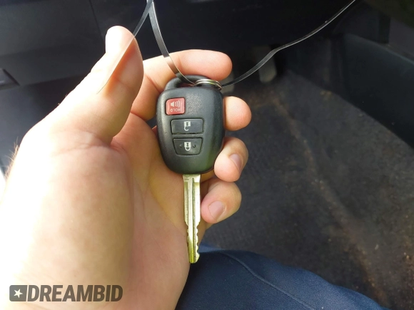 2018 Toyota RAV4 LE z VIN JTMBFREV7JJ250802, wystawiony jako IAAI lot #42578008 z przebiegiem 145 952 mil mil oraz . Historia ofert i sprzedaży dostępna na DreamBid. Obrazek 11.
