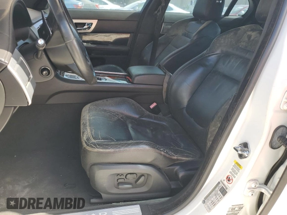 2015 Jaguar XF V6 Portfolio with VIN SAJWA0F72F8U58209, listed as a Copart auction lot 43774645 with Not Provided miles and Clean Title. Bid and sale history available at carsss.com. Image 7.