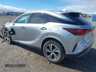 2024 Lexus RX 350 z VIN 2T2BAMBA0RC049779, wystawiony jako IAAI lot #41701330 z przebiegiem 2 560 mil mil oraz . Historia ofert i sprzedaży dostępna na DreamBid. Obrazek 3.