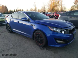2012 Kia Optima SX with VIN 5XXGR4A61CG081429, listed as a Copart auction lot 82754384 with 207,394 mi miles and Salvage Title. Bid and sale history available at carsss.com. Image 4.