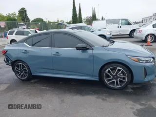 2025 Nissan Sentra SR с VIN 3N1AB8DVXSY233950, выставлен на аукционе IAAI как лот 42429684 с пробегом 5 114 миль миль и . История ставок и продаж доступна на DreamBid. Изображение 14.