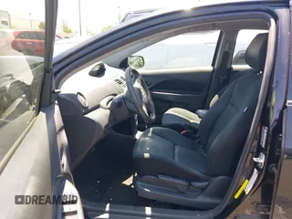 2012 Toyota Yaris z VIN JTDBT4K37CL032753, wystawiony jako IAAI lot #42302754 z przebiegiem 166 514 mil mil oraz . Historia ofert i sprzedaży dostępna na DreamBid. Obrazek 5.