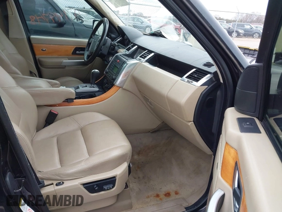2009 Land Rover Range Rover Sport SC with VIN SALSH23419A203927, listed as a IAAI auction lot 41949748 with 165,684 mi miles and . Bid and sale history available at DreamBid. Image 5.