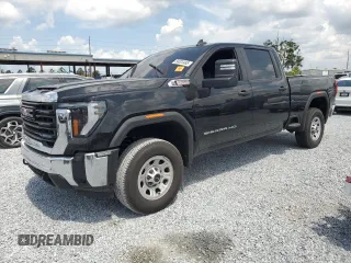2024 GMC Sierra 2500HD Pro z VIN 1GT49LEY8RF457110, wystawiony jako Copart lot #58323485 z przebiegiem Nie podano mil oraz Szkoda całkowita • Salvage title. Historia ofert i sprzedaży dostępna na DreamBid. Obrazek 1.