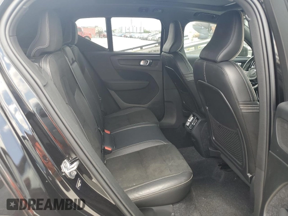2021 Volvo XC40 R-Design z VIN YV4AC2HM1M2470902, wystawiony jako Copart lot #54275595 z przebiegiem 33 536 mil mil oraz Szkoda całkowita • Salvage title. Historia ofert i sprzedaży dostępna na DreamBid. Obrazek 11.