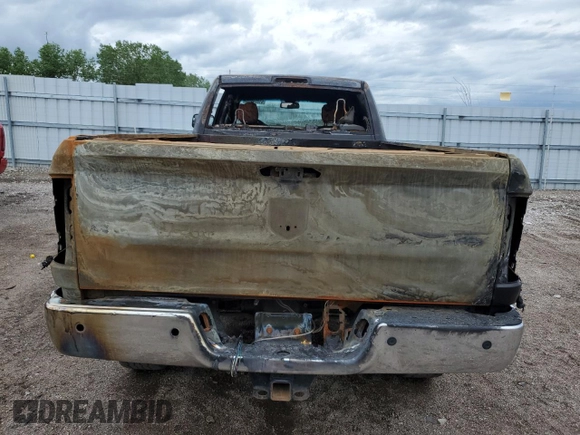 2017 Ram 2500 Tradesman z VIN 3C6UR5HL8HG590269, wystawiony jako Copart lot #61224455 z przebiegiem 65 888 mil mil oraz Szkoda całkowita • Salvage title. Historia ofert i sprzedaży dostępna na DreamBid. Obrazek 6.