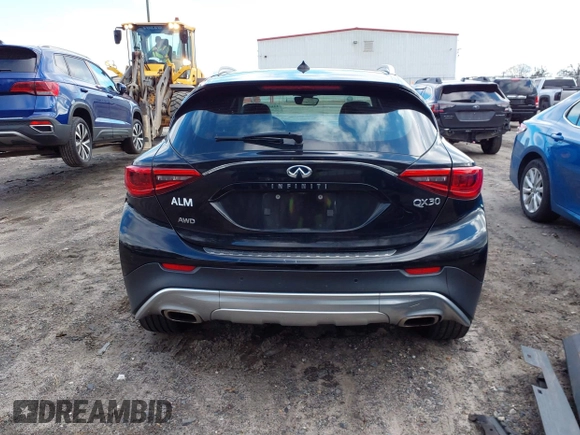 2017 Infiniti QX30 Premium z VIN SJKCH5CR8HA035885, wystawiony jako IAAI lot #41606308 z przebiegiem 112 932 mil mil oraz . Historia ofert i sprzedaży dostępna na DreamBid. Obrazek 17.