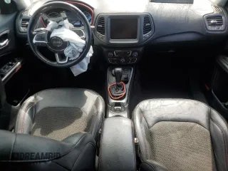 2020 Jeep Compass Trailhawk z VIN 3C4NJDDB3LT203350, wystawiony jako Copart lot #70399364 z przebiegiem 53 910 mil mil oraz Szkoda całkowita • Salvage title. Historia ofert i sprzedaży dostępna na DreamBid. Obrazek 8.