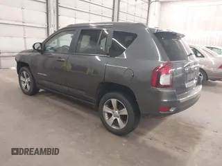 2016 Jeep Compass Latitude z VIN 1C4NJCEA7GD792821, wystawiony jako IAAI lot #42673045 z przebiegiem 112 774 mil mil oraz . Historia ofert i sprzedaży dostępna na DreamBid. Obrazek 3.