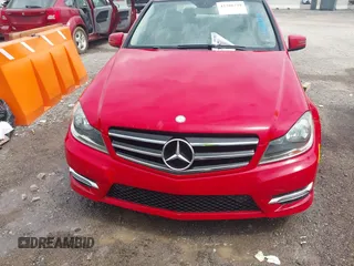 2014 Mercedes-Benz C 250 Sport z VIN WDDGF4HB9EA938841, wystawiony jako IAAI lot #42388729 z przebiegiem 182 422 mil mil oraz . Historia ofert i sprzedaży dostępna na DreamBid. Obrazek 12.
