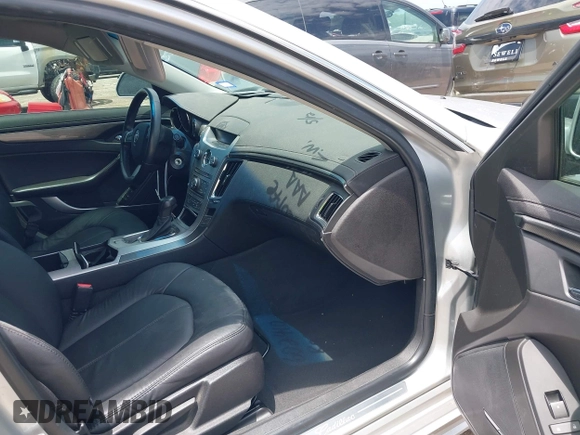 2011 Cadillac CTS z VIN 1G6DA5EY0B0142106, wystawiony jako IAAI lot #42385624 z przebiegiem 74 193 mil mil oraz . Historia ofert i sprzedaży dostępna na DreamBid. Obrazek 5.