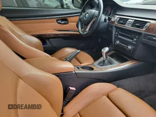 2011 BMW 3 Series 335i с VIN WBADX7C5XBE242018, выставлен на аукционе IAAI как лот 42448371 с пробегом 69 043 миль миль и . История ставок и продаж доступна на DreamBid. Изображение 5.