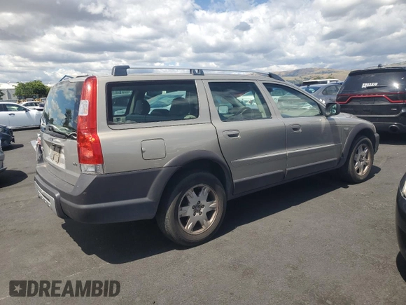 2005 Volvo XC70 z VIN YV1SZ592451199744, wystawiony jako Copart lot #56257095 z przebiegiem 193 139 mil mil oraz Czysty tytuł • Clean title. Historia ofert i sprzedaży dostępna na DreamBid. Obrazek 3.