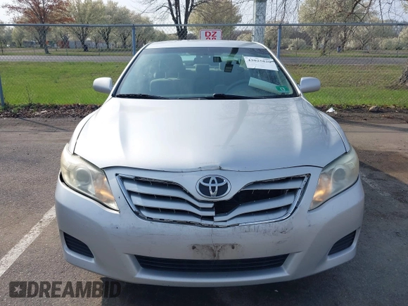2011 Toyota Camry LE z VIN 4T1BF3EK2BU605745, wystawiony jako IAAI lot #42025820 z przebiegiem 156 094 mil mil oraz . Historia ofert i sprzedaży dostępna na DreamBid. Obrazek 12.