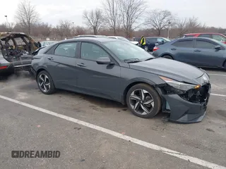 2023 Hyundai Elantra SEL z VIN KMHLS4AG7PU574863, wystawiony jako IAAI lot #41015045 z przebiegiem 18 714 mil mil oraz . Historia ofert i sprzedaży dostępna na DreamBid. Obrazek 1.