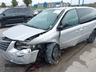 2005 Chrysler Town & Country LX with VIN 2C4GP44R95R307156, listed as a IAAI auction lot 40843940 with Not Provided miles and . Bid and sale history available at DreamBid. Image 6.