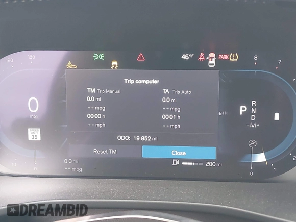 2024 Volvo XC40 Plus Bright Theme with VIN YV4L12UE2R2246722, listed as a IAAI auction lot 41307087 with 19,852 mi miles. Bid and sale history available at carsss.com. Image 7.