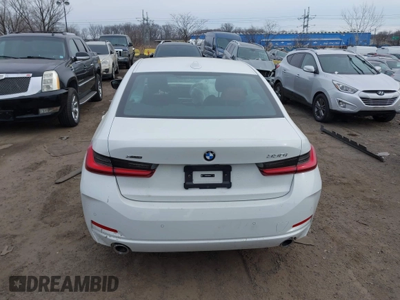 2024 BMW 3 Series 330i xDrive with VIN 3MW89FF04R8E84855, listed as a IAAI auction lot 41318061 with 1,047 mi miles. Bid and sale history available at carsss.com. Image 16.