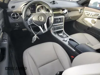 2016 Mercedes-Benz SLK 300 z VIN WDDPK3JA6GF121811, wystawiony jako Copart lot #87761705 z przebiegiem 27 272 mil mil oraz Szkoda całkowita • Salvage title. Historia ofert i sprzedaży dostępna na DreamBid. Obrazek 8.