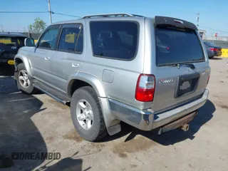 2001 Toyota 4Runner SR5 z VIN JT3HN86R010359850, wystawiony jako IAAI lot #42053263 z przebiegiem 294 884 mil mil oraz . Historia ofert i sprzedaży dostępna na DreamBid. Obrazek 3.